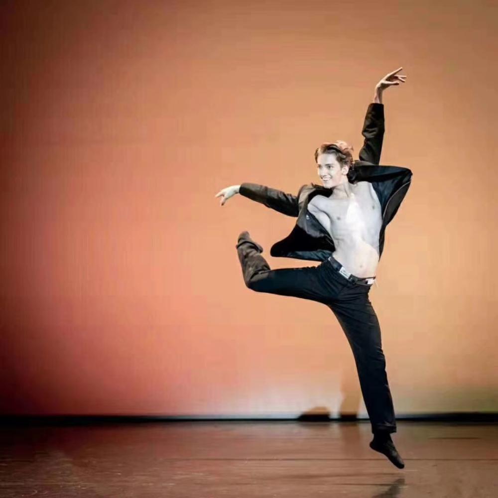 俄罗斯顶尖芭蕾舞团为沪带来旷世芭蕾盛典，朱利安·麦凯独舞